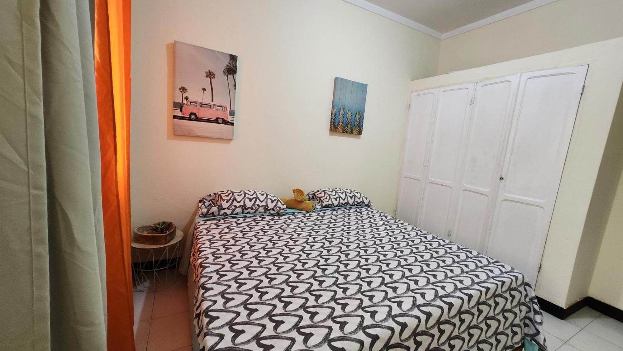 No Cash Accepted-Meeting Point Hostel- Praia, Also In Tarrafal & Fogo ภายนอก รูปภาพ
