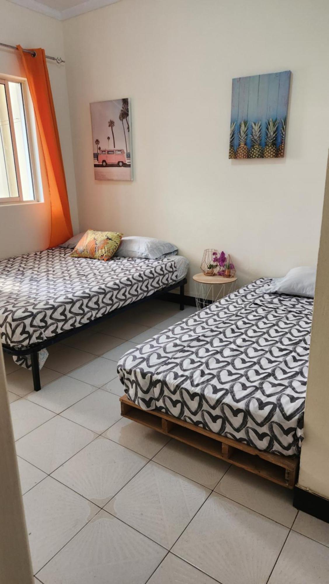 No Cash Accepted-Meeting Point Hostel- Praia, Also In Tarrafal & Fogo ภายนอก รูปภาพ